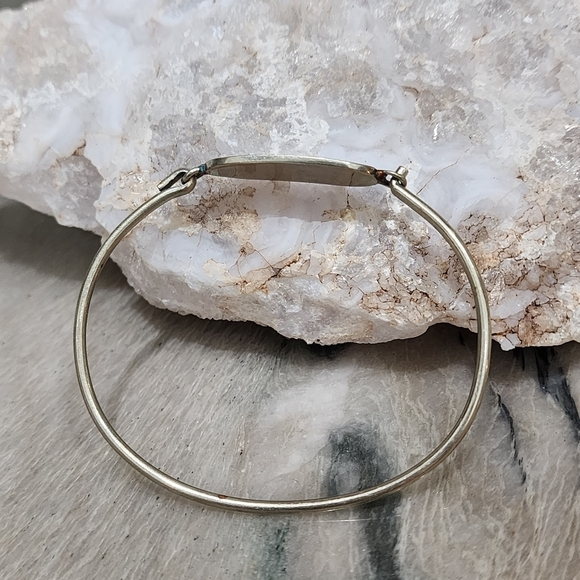 Mother of Pearl Floral Elegance Artisan Metal Bangle - Picture 3 of 7